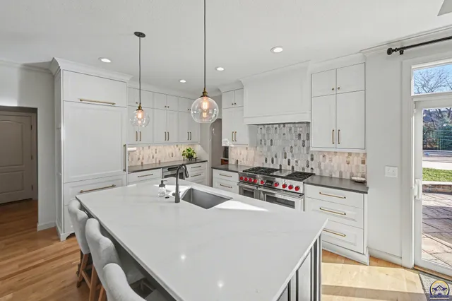 $849,000 | 5739 Southwest 44th Court, Topeka, KS 66610