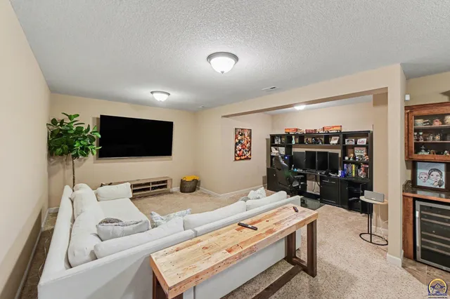 $849,000 | 5739 Southwest 44th Court, Topeka, KS 66610