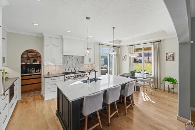$849,000 | 5739 Southwest 44th Court, Topeka, KS 66610