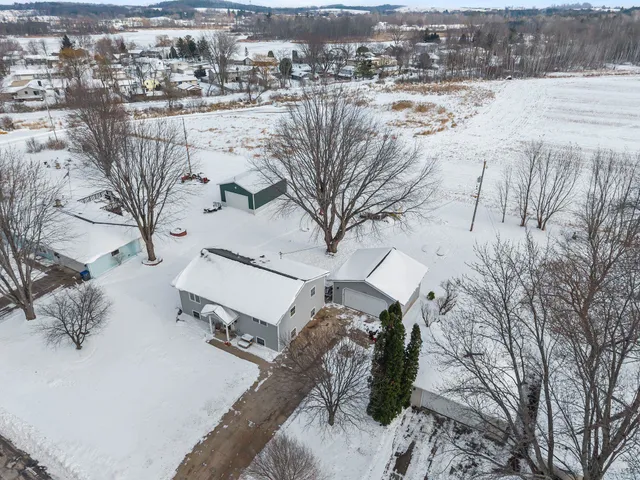 $334,900 | 714 Giese Street, Hortonville, WI 54944