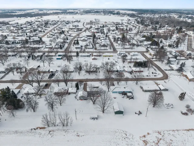 $334,900 | 714 Giese Street, Hortonville, WI 54944