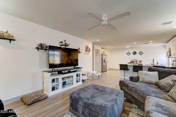 $394,000 | 5034 South 11th Place, Phoenix, AZ 85040