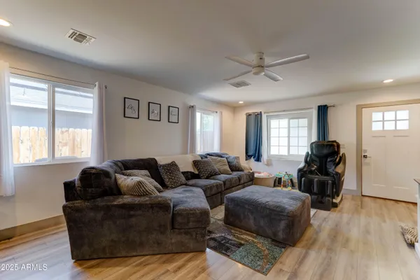 $394,000 | 5034 South 11th Place, Phoenix, AZ 85040