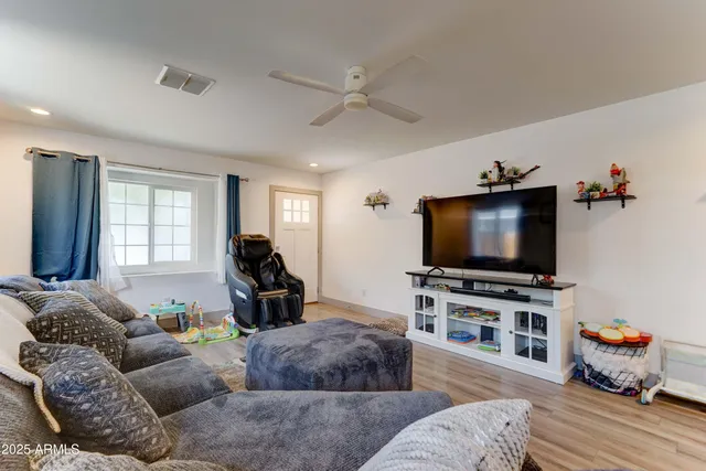 $394,000 | 5034 South 11th Place, Phoenix, AZ 85040