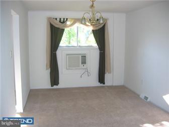 1213 Rainer Road Brookhaven, PA 19015 - Photo 4 of 10