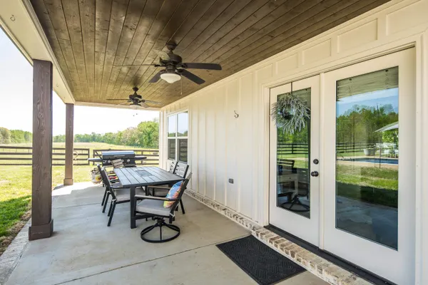 $1,100,000 | 2706 South Terry Ln Road, Covington, TN 38019