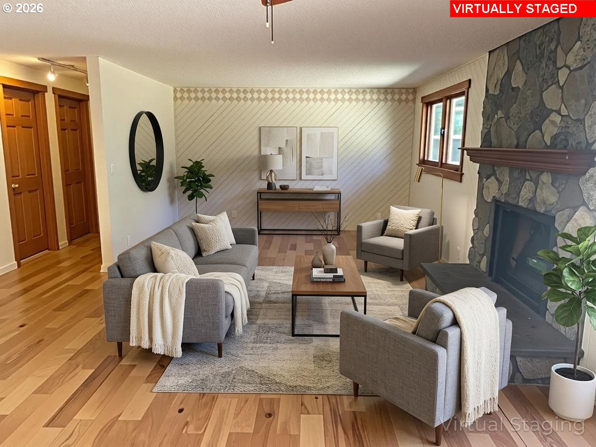 2280 Tabor Street Eugene, OR 97401 - Photo 18 of 47 Family Room