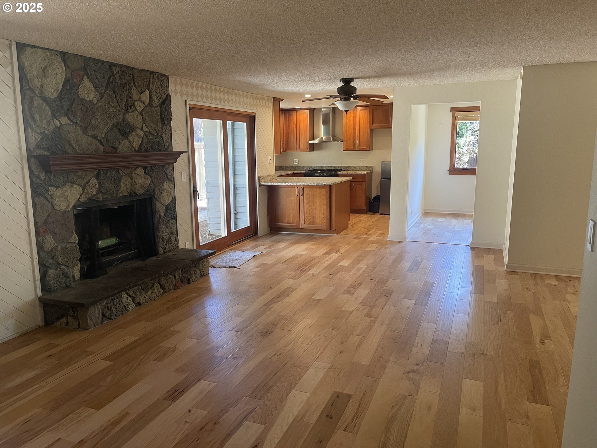 2280 Tabor Street Eugene, OR 97401 - Photo 20 of 47 Family Room