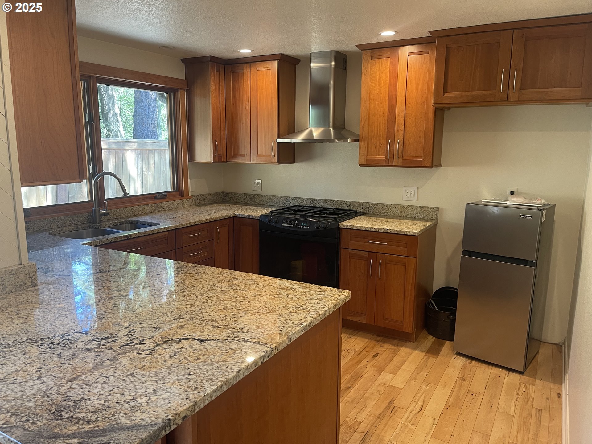2280 Tabor Street Eugene, OR 97401 - Photo 22 of 47 Kitchen