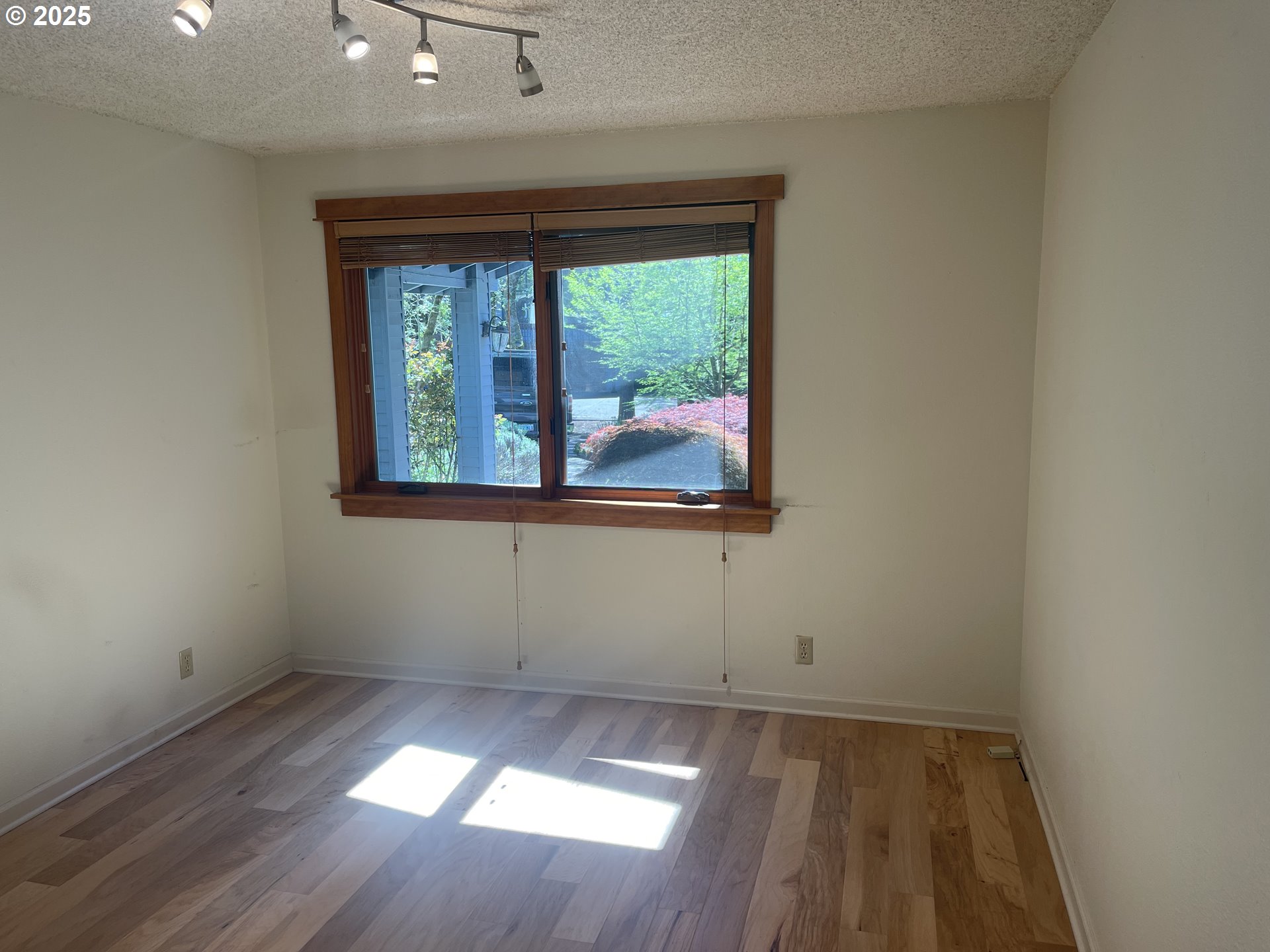 2280 Tabor Street Eugene, OR 97401 - Photo 32 of 47 Bedroom, Primary