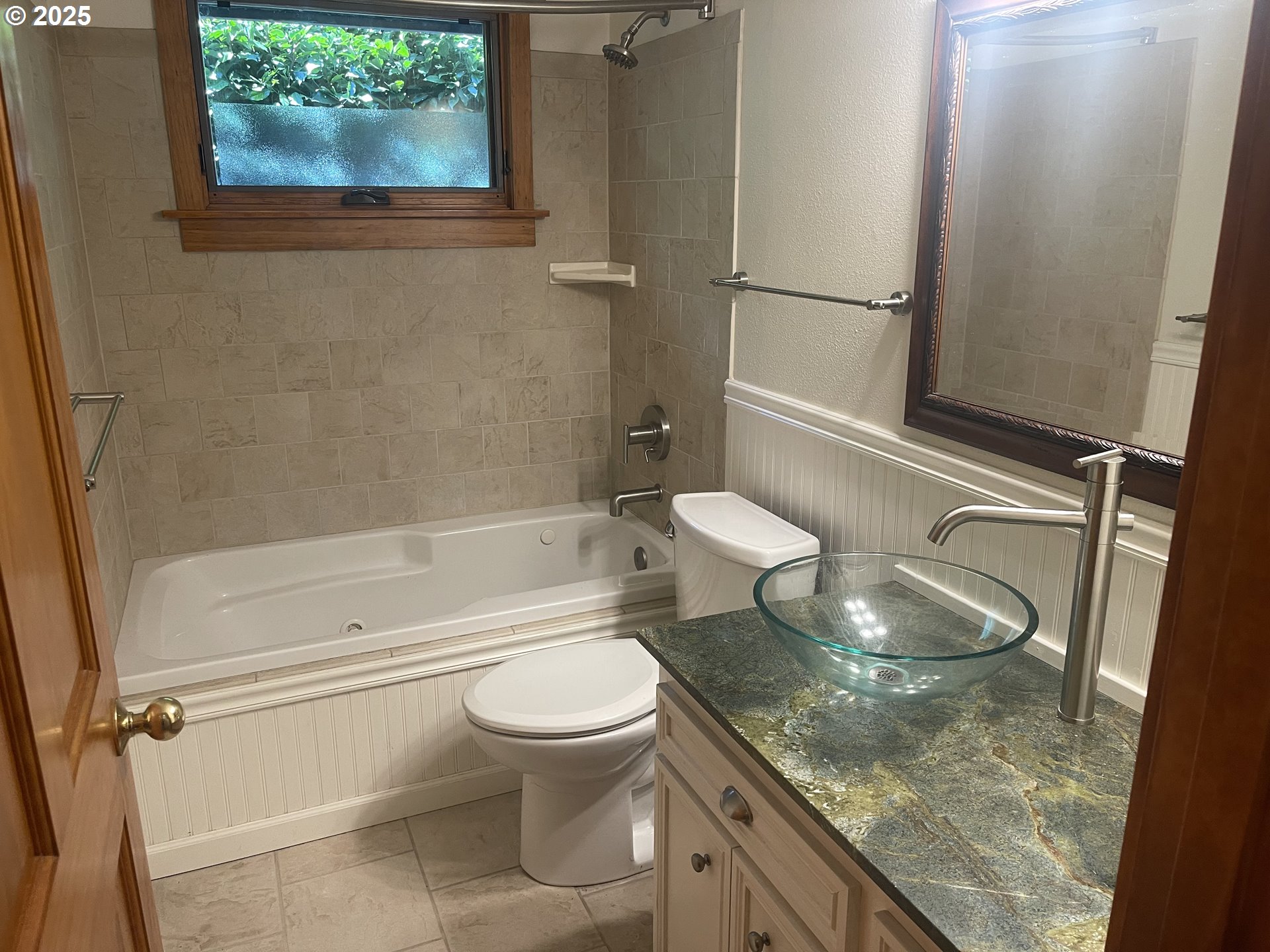 2280 Tabor Street Eugene, OR 97401 - Photo 33 of 47 Bathroom