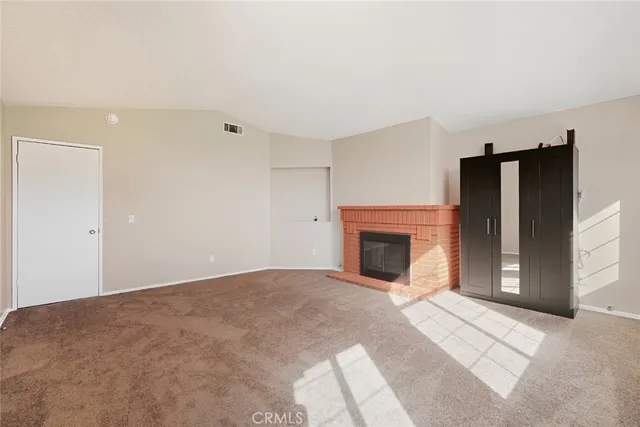 $3,800 | 325 Rainbow Terrace, Palmdale, CA 93551