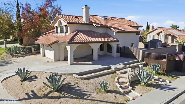 $3,800 | 325 Rainbow Terrace, Palmdale, CA 93551