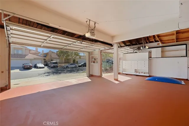 $3,800 | 325 Rainbow Terrace, Palmdale, CA 93551