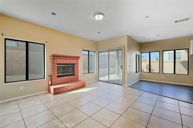 $3,800 | 325 Rainbow Terrace, Palmdale, CA 93551