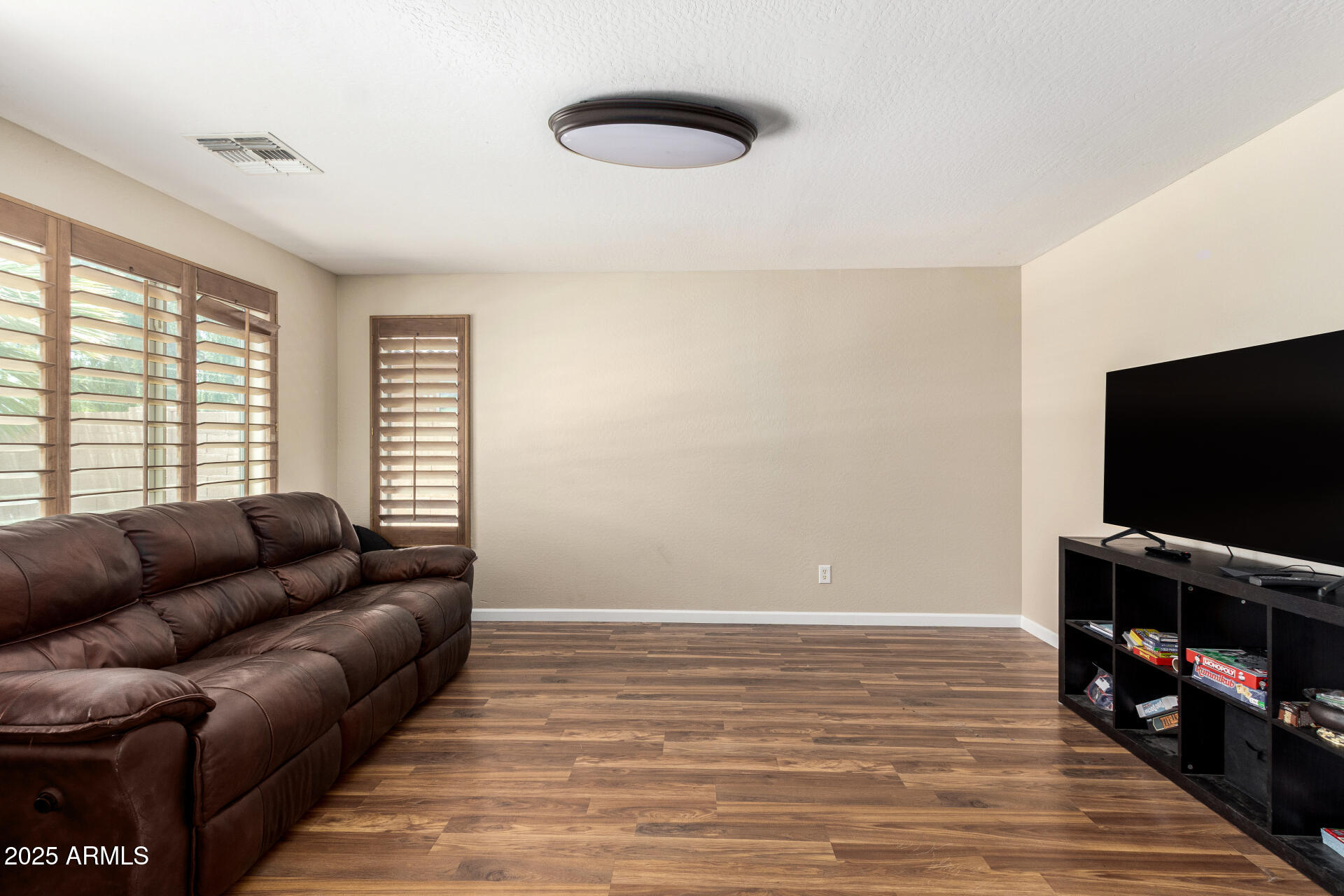 1617 West Pecan Road Phoenix, AZ 85041 - Photo 5 of 31 07 - Pecan