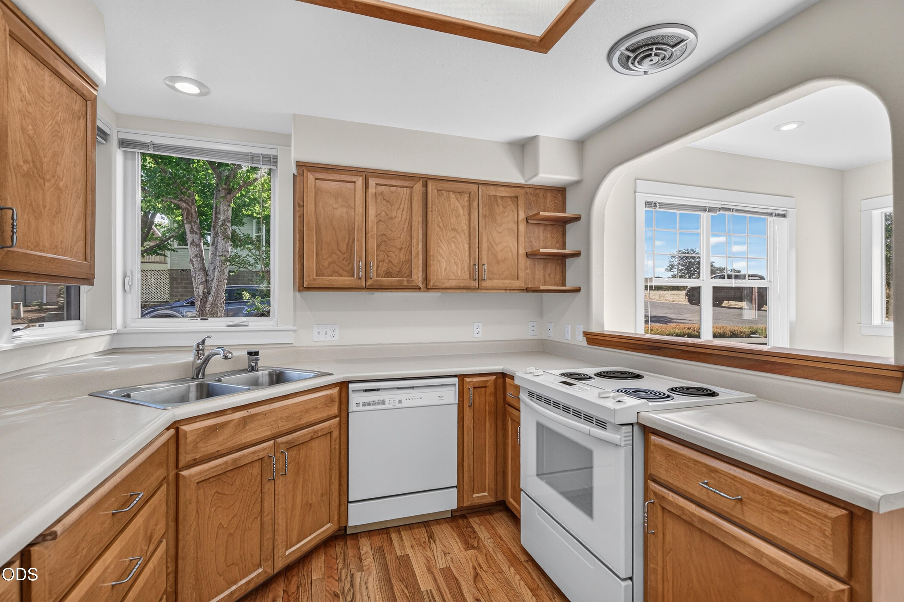 761 Nepenthe Road Ashland, OR 97520 - Photo 11 of 31 Gallery Image 11