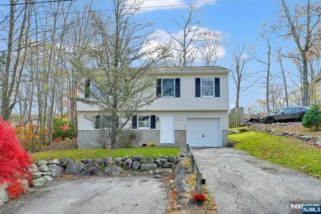 $419,900 | 96 Papscoe Road, West Milford, NJ 07421