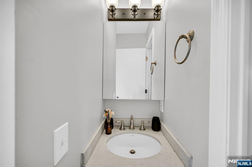 96 Papscoe Road West Milford, NJ 07421 - Photo 29 of 40