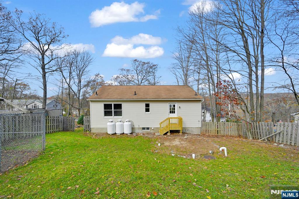 96 Papscoe Road West Milford, NJ 07421 - Photo 34 of 40