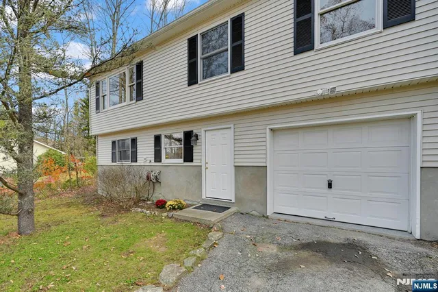 $419,900 | 96 Papscoe Road, West Milford, NJ 07421