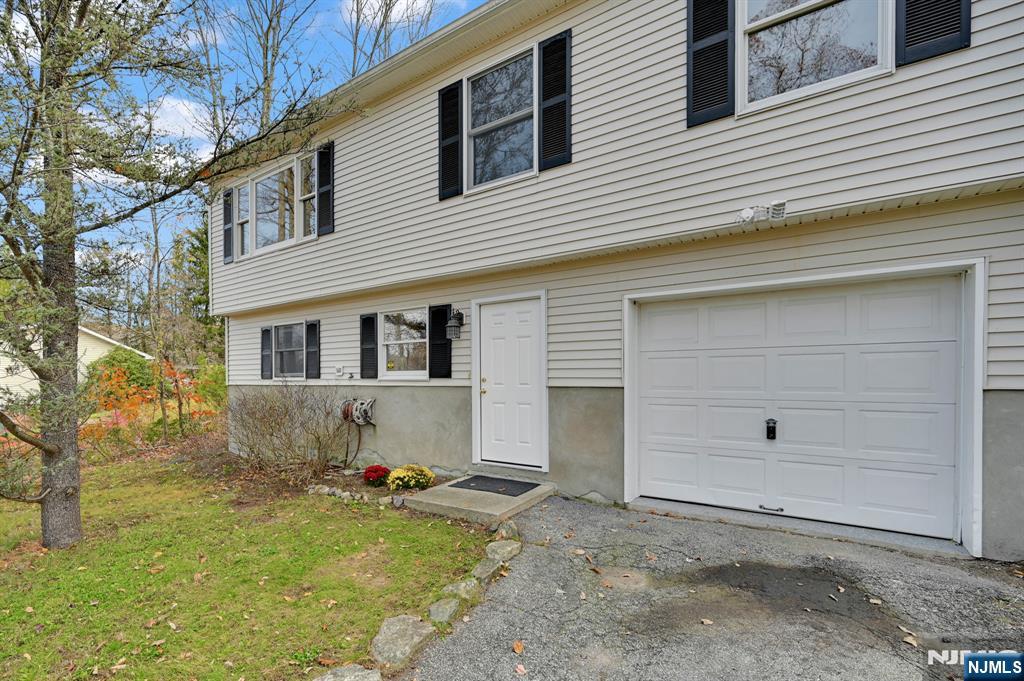 96 Papscoe Road West Milford, NJ 07421 - Photo 6 of 40