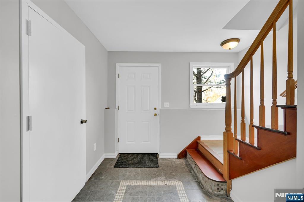 96 Papscoe Road West Milford, NJ 07421 - Photo 7 of 40