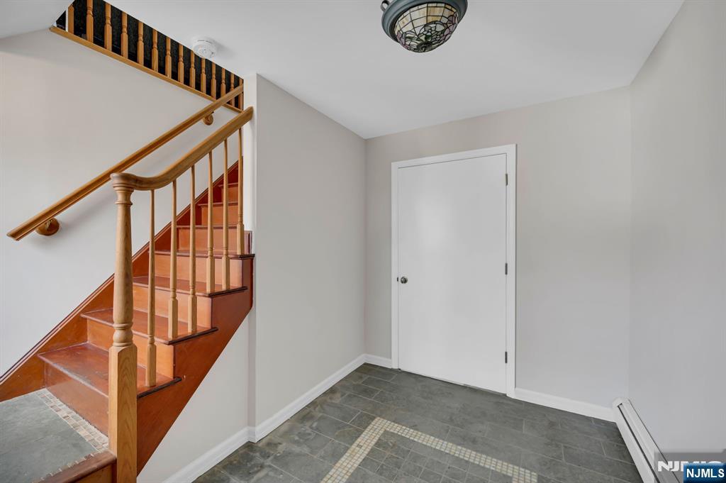 96 Papscoe Road West Milford, NJ 07421 - Photo 9 of 40