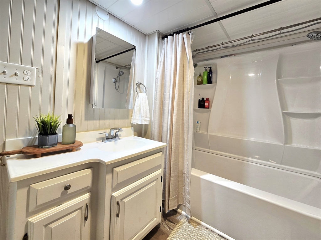 81 Limerick Street Gardner, MA 01440 - Photo 19 of 42