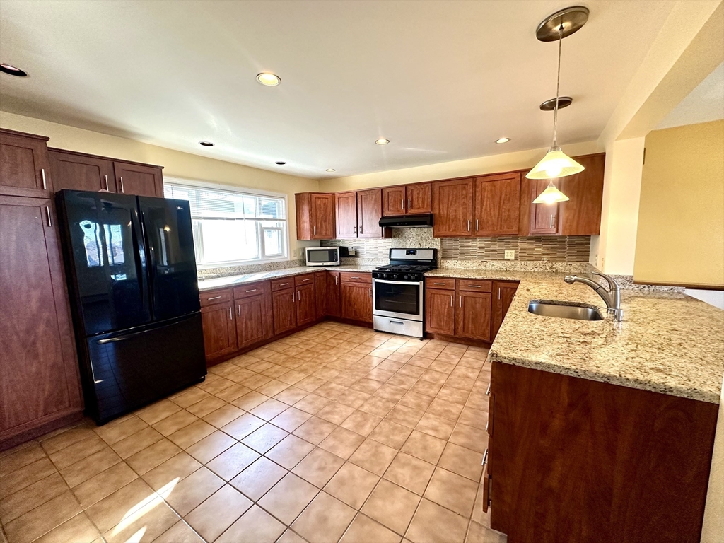 86 Palfrey Road, Unit 86 Belmont, MA 02478 - Photo 5 of 29