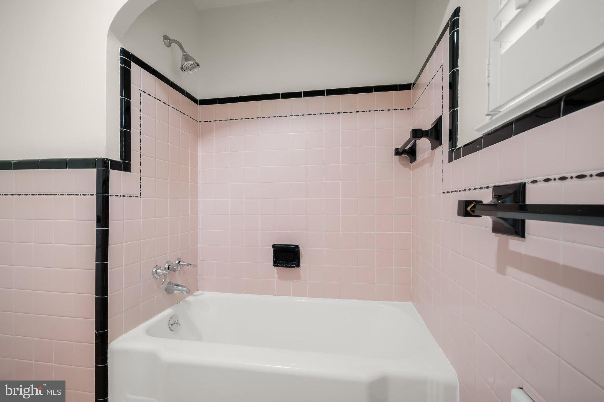 9305 Main Street Manassas, VA 20110 - Photo 67 of 86 Upstairs Hall Bathroom