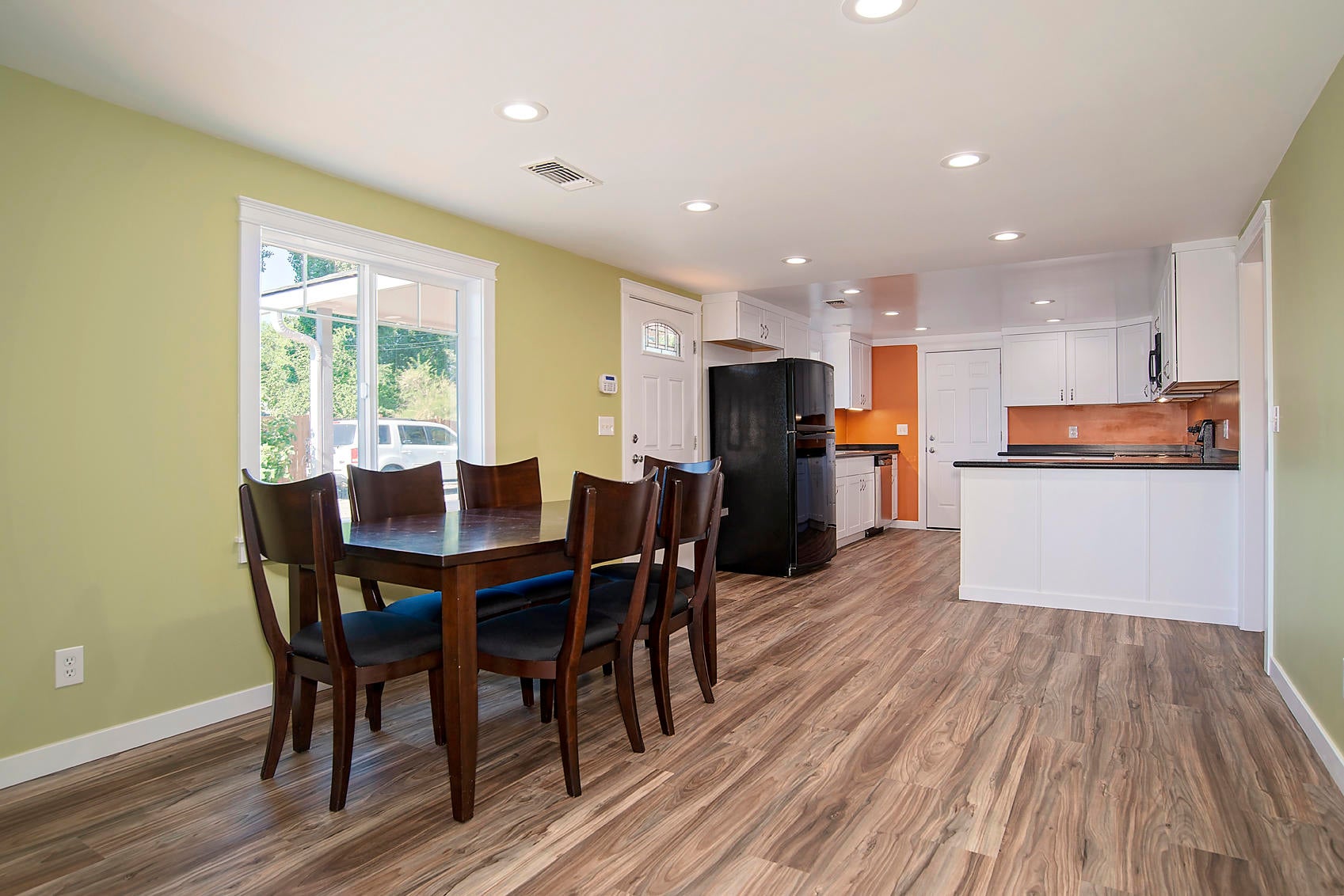 6119 Table Rock Road Central Point, OR 97502 - Photo 6 of 24 Dining Room
