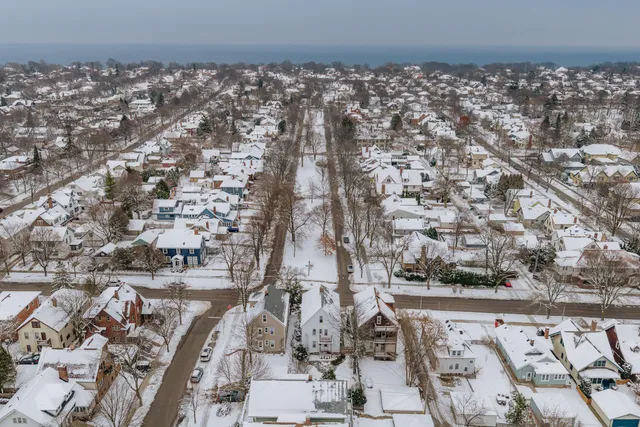 $449,900 | 3563 North Maryland Avenue, Unit 3565, Shorewood, WI 53211