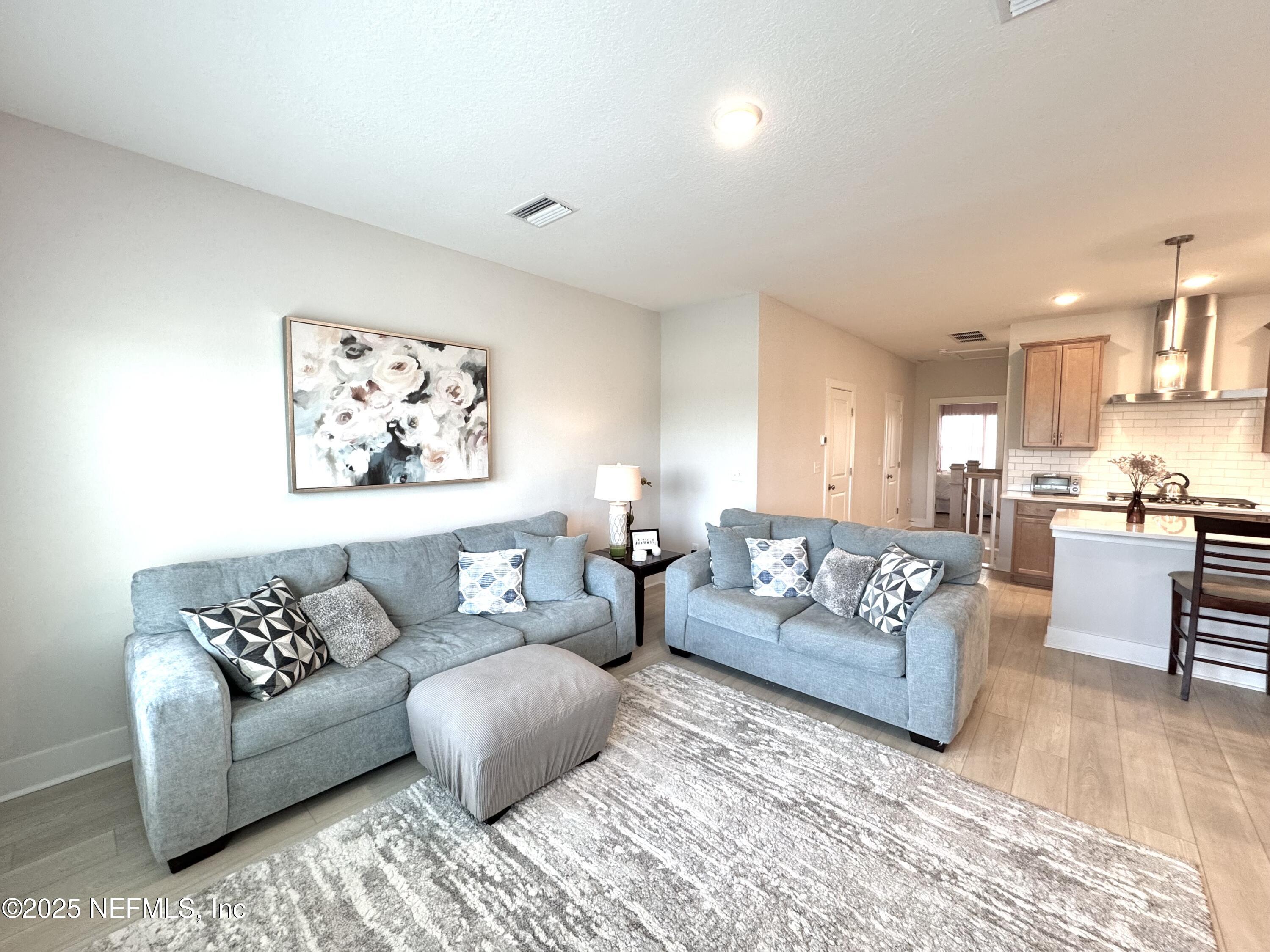 9860 Element Road Jacksonville, FL 32256 - Photo 15 of 35 Living Area