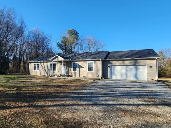 $275,000 | 9721 Fox Hunters Road, Mulkeytown, IL 62865