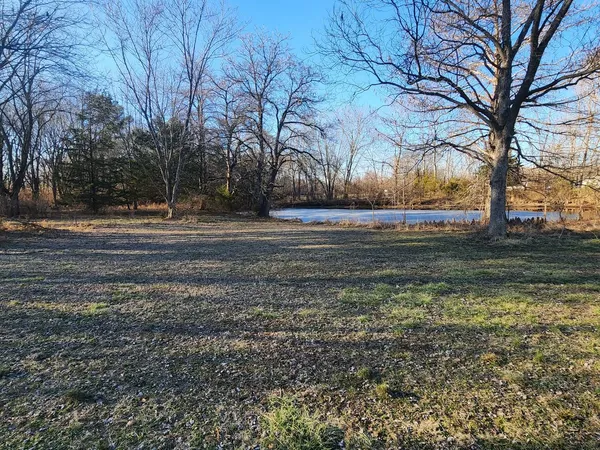 $275,000 | 9721 Fox Hunters Road, Mulkeytown, IL 62865