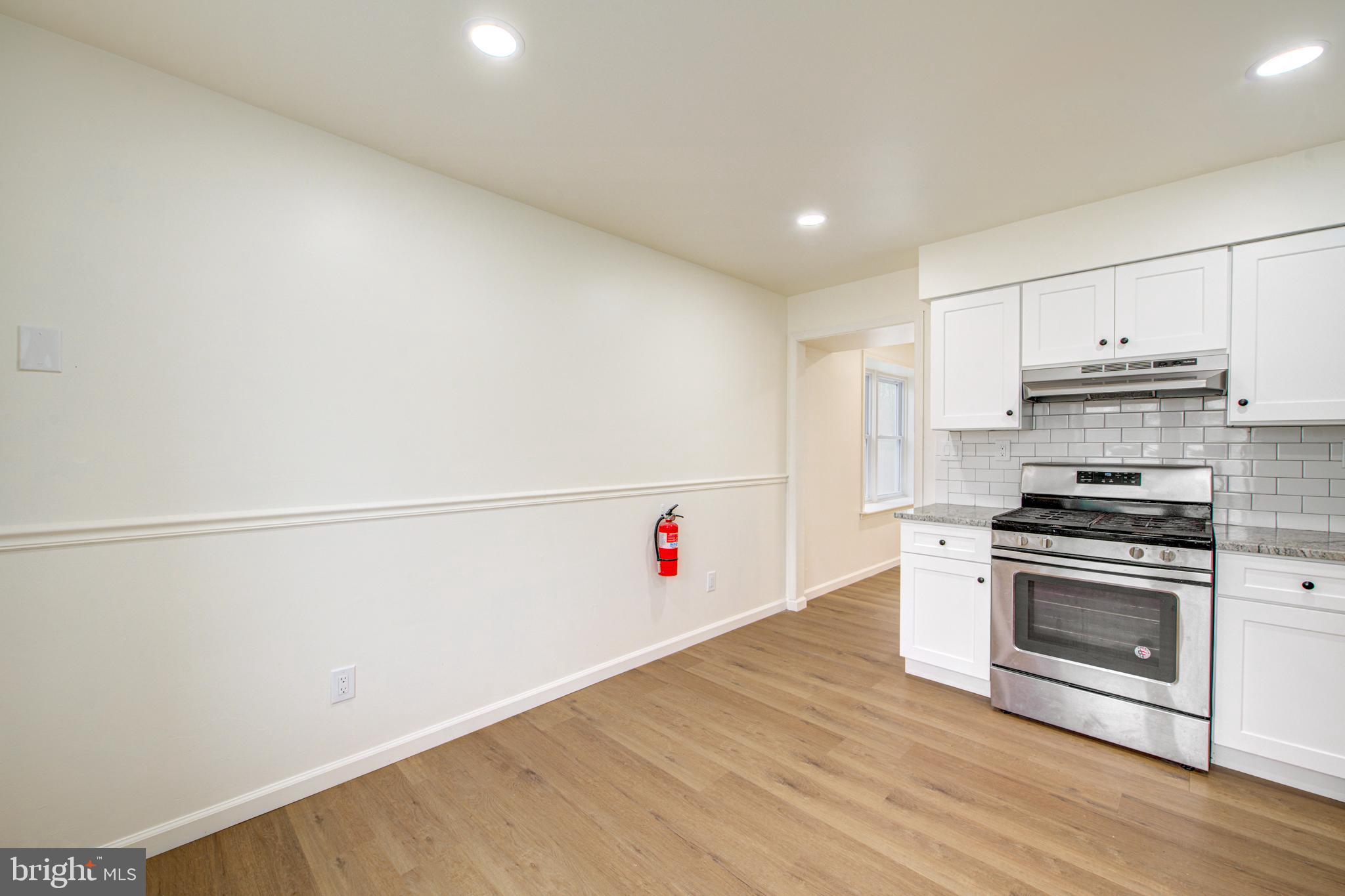 55 Hampton Gate Drive Sicklerville, NJ 08081 - Photo 13 of 28