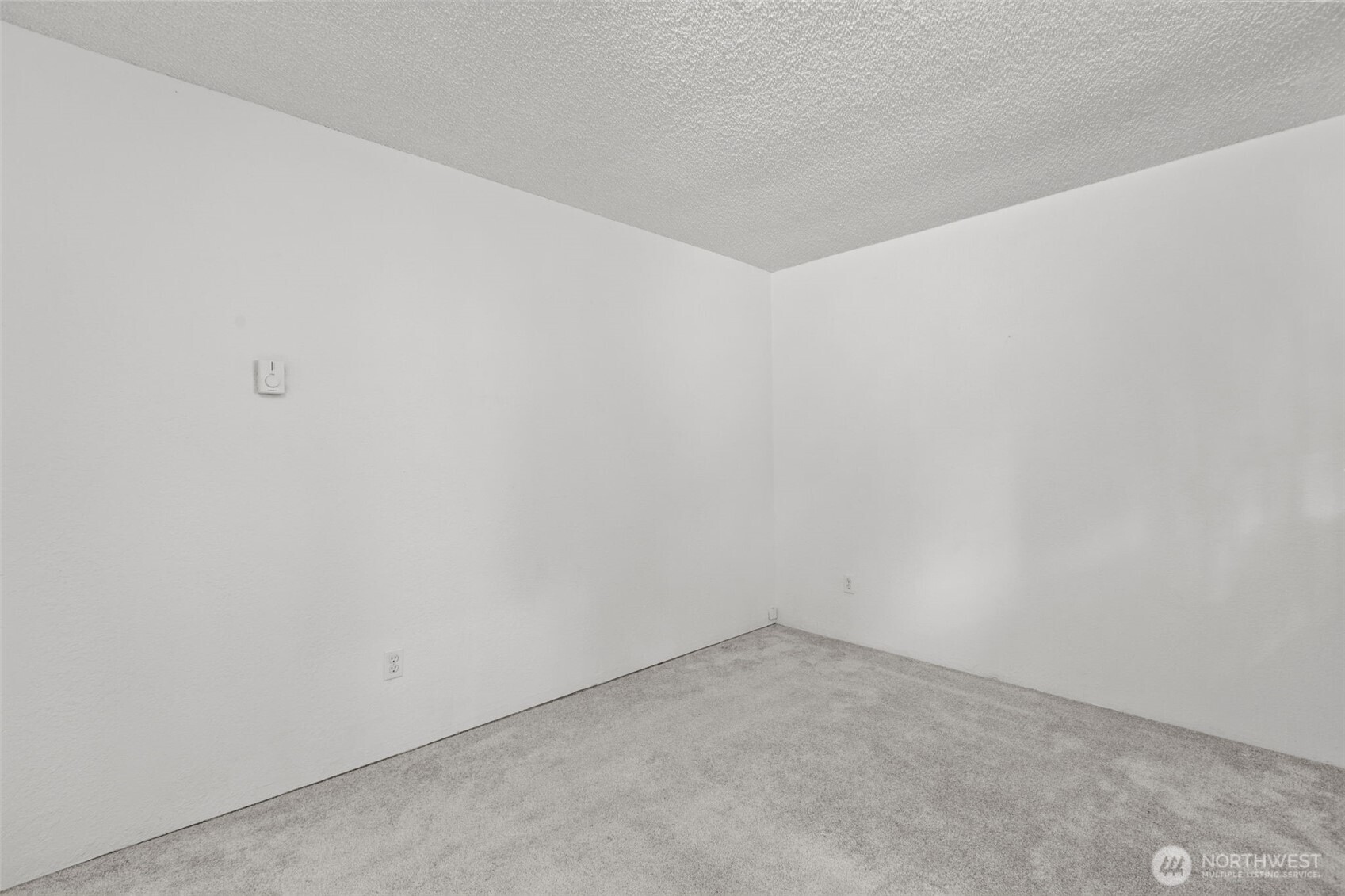 25042 Lake Fenwick Road, Unit 35 Kent, WA 98032 - Photo 26 of 38