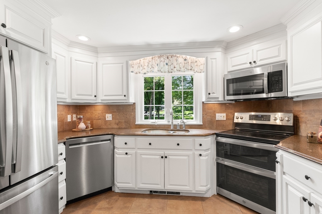 22 Timber Lane Topsfield, MA 01983 - Photo 8 of 42