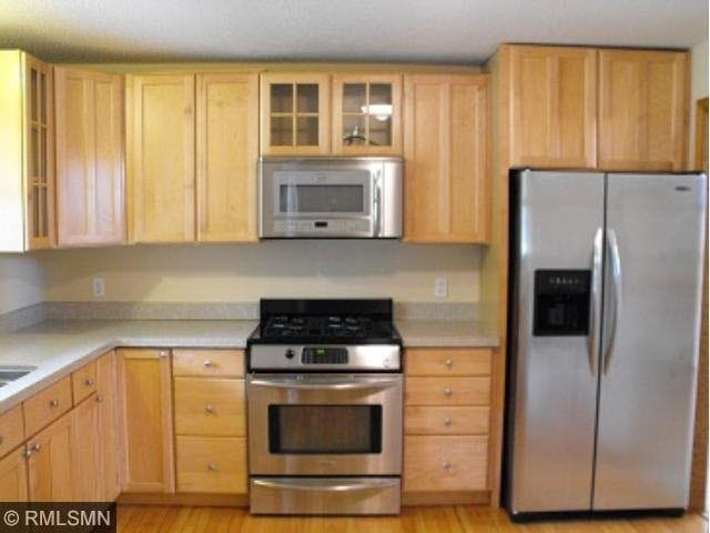 1410 Rice Creek Trail Shoreview, MN 55126 - Photo 8 of 18 Gallery Image 8