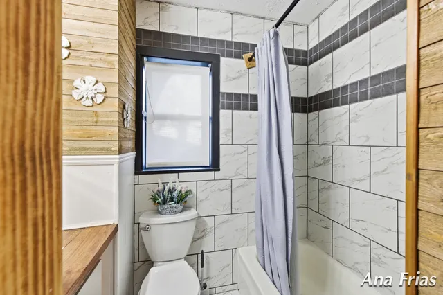 $240,000 | 3755 Jefferson Avenue Southeast, Wyoming, MI 49548