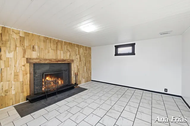 $240,000 | 3755 Jefferson Avenue Southeast, Wyoming, MI 49548