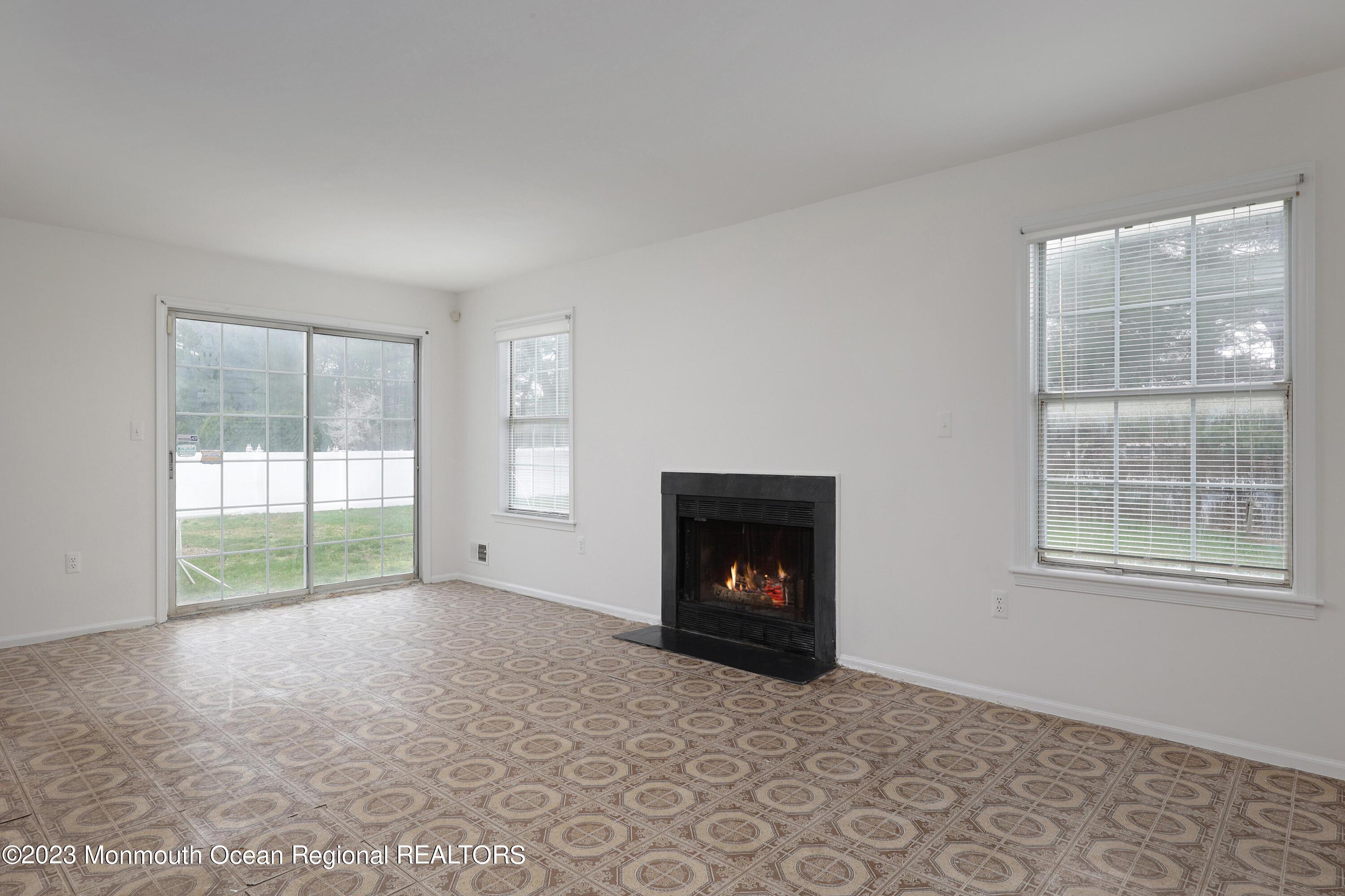 5 Greenfield Road Manalapan, NJ 07726 - Photo 11 of 30 Family Room off Kitchen