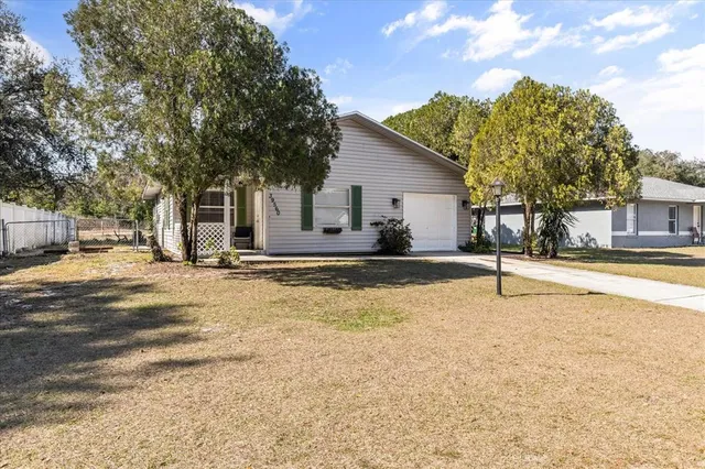 $250,000 | 39560 Meadowood Loop, Zephyrhills, FL 33542