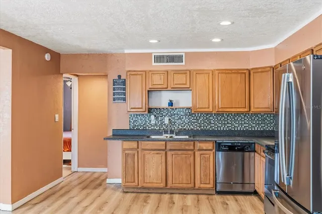 $250,000 | 39560 Meadowood Loop, Zephyrhills, FL 33542