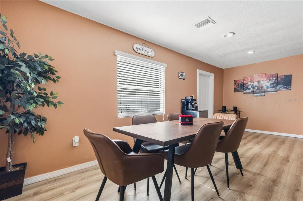 39560 Meadowood Loop Zephyrhills, FL 33542 - Photo 7 of 24