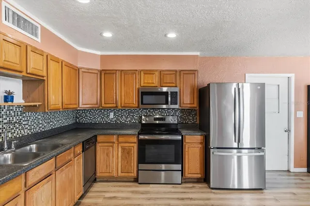 $250,000 | 39560 Meadowood Loop, Zephyrhills, FL 33542