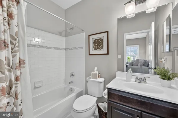 $1,250,000 | 24242 Purple Finch Drive, Aldie, VA 20105