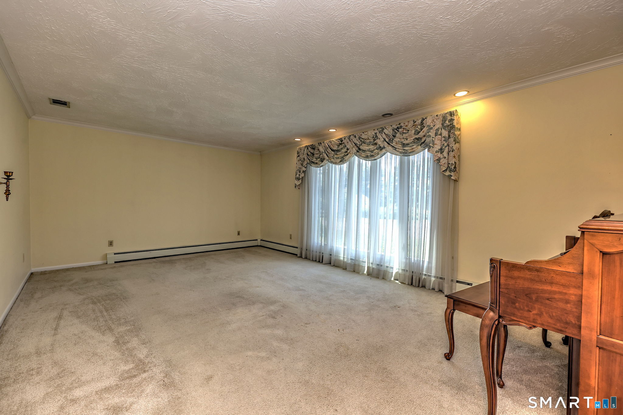 531 Woodruff Road Milford, CT 06461 - Photo 6 of 39