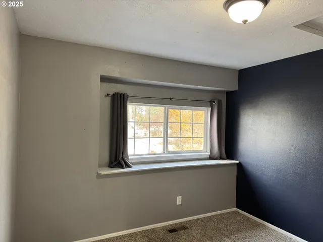 $510,000 | 4015 Scenic Drive, Unit 4027, Eugene, OR 97404